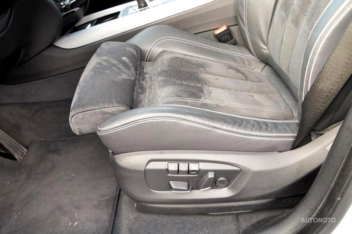 BMW X5, 2017 - pohled č. 5