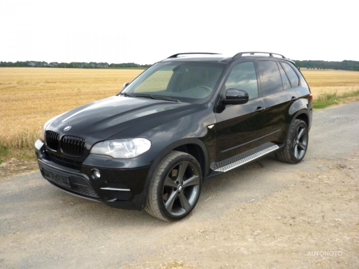 BMW X5, 2012 - pohled č. 2