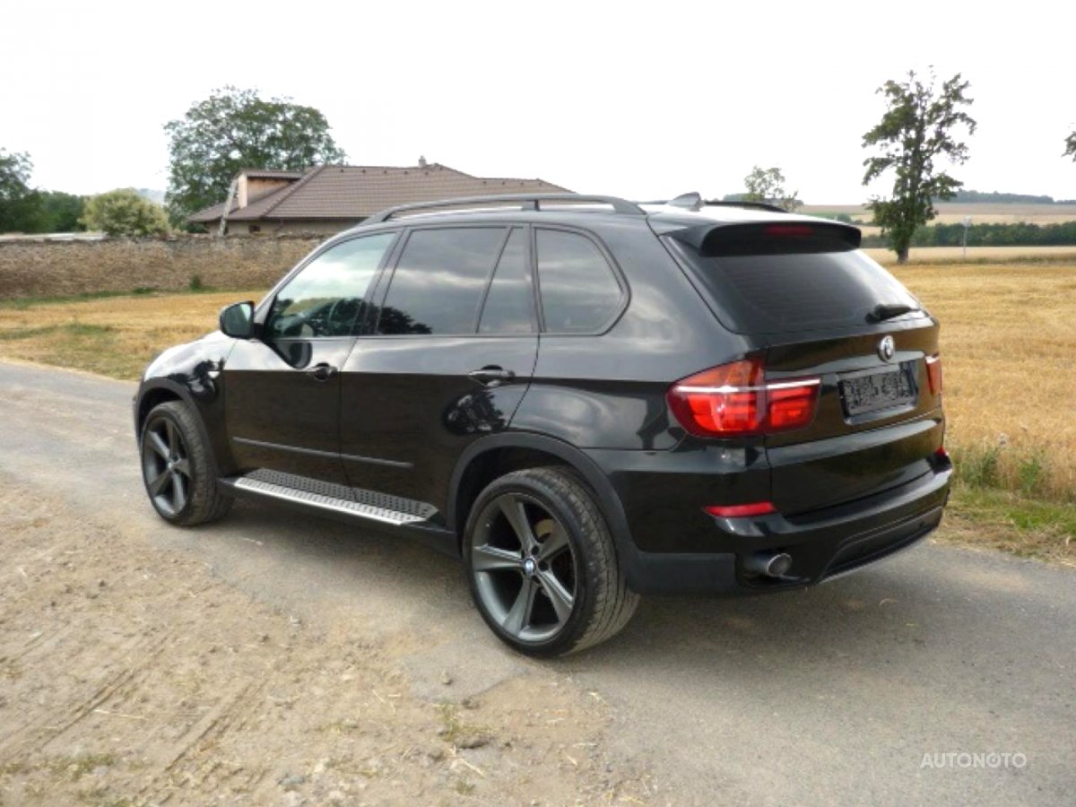 BMW X5, 2012 - pohled č. 5