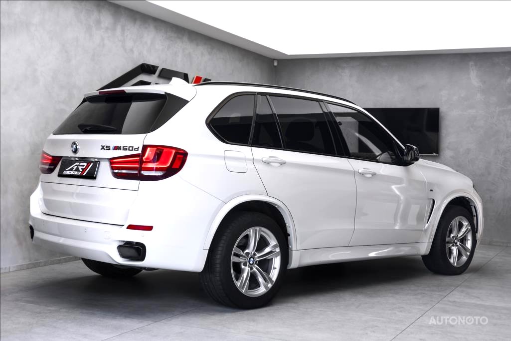 BMW X5, 2015 - pohled č. 5