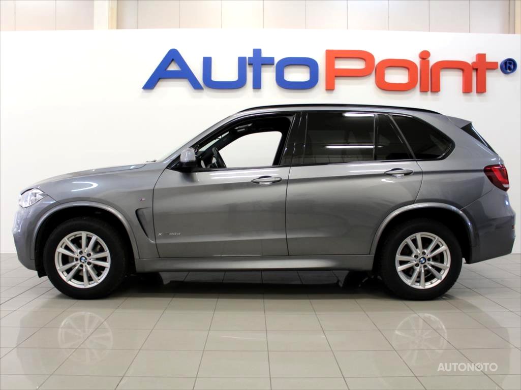 BMW X5, 2021 - pohled č. 2