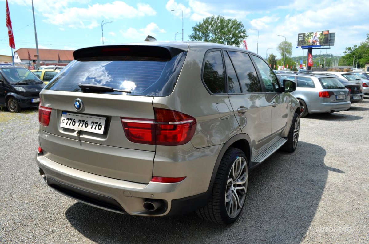 BMW X5, 2010 - pohled č. 3