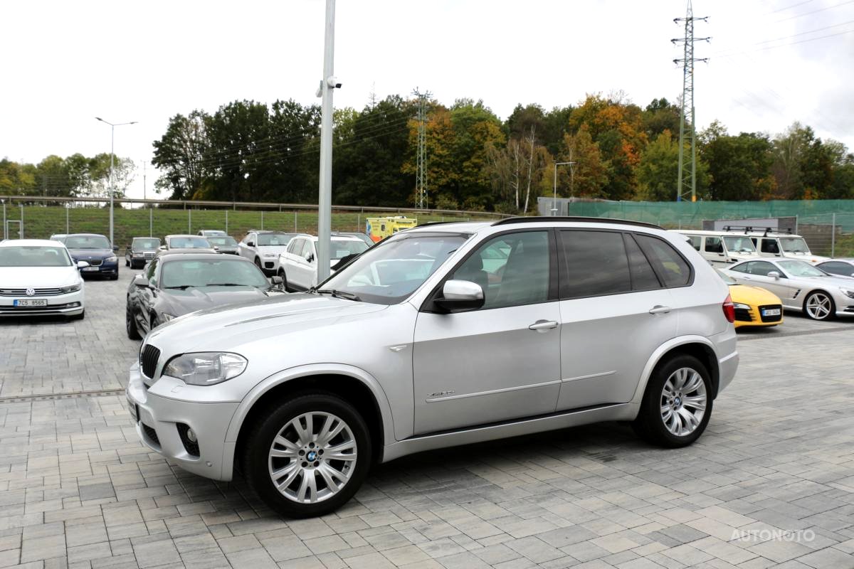 BMW X5, 2010 - pohled č. 3