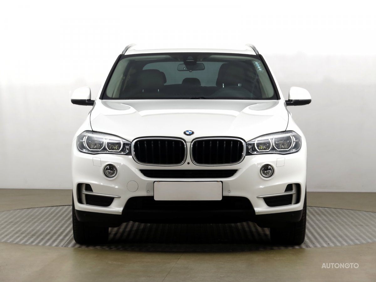 BMW X5, 2018 - pohled č. 2