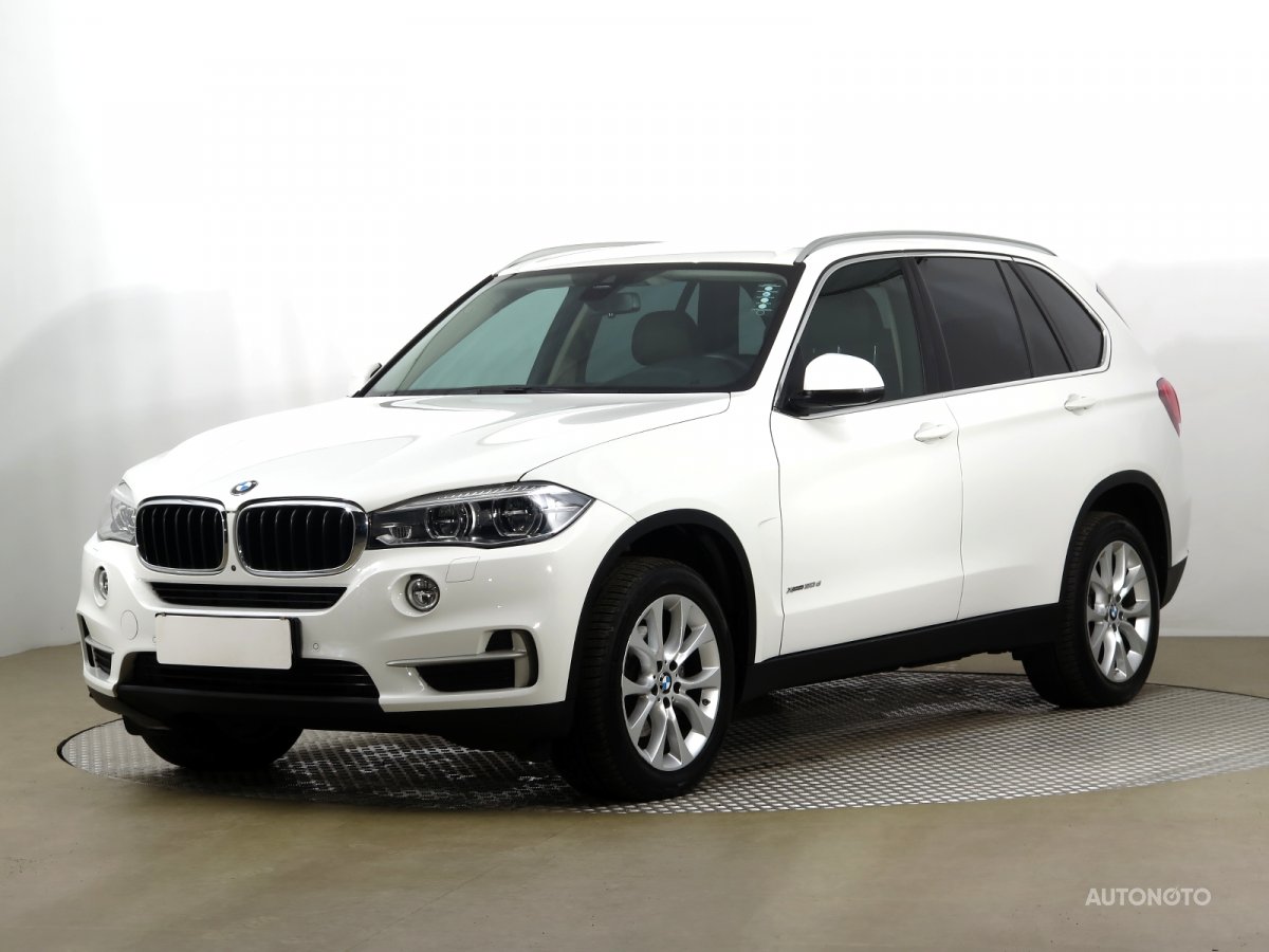 BMW X5, 2018 - pohled č. 3