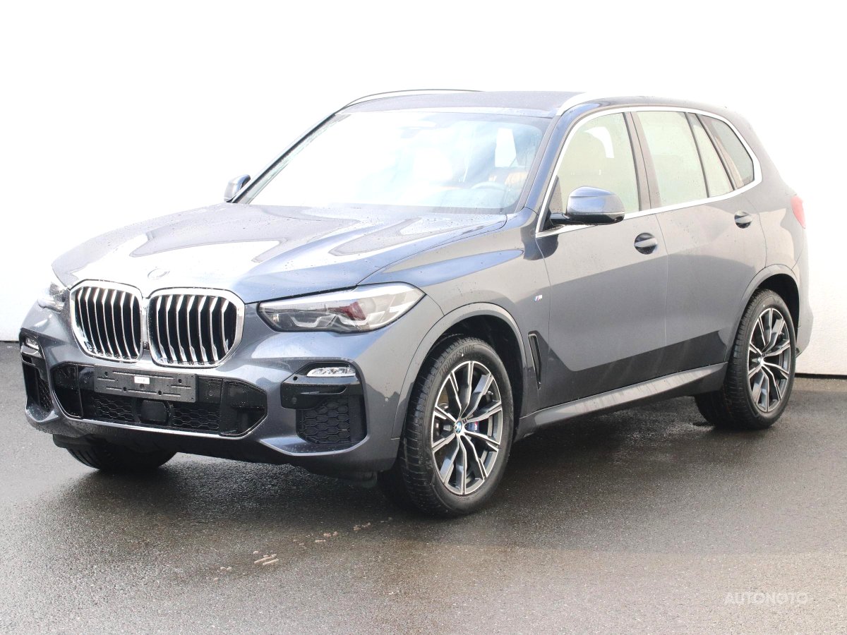 BMW X5, 2021 - pohled č. 3