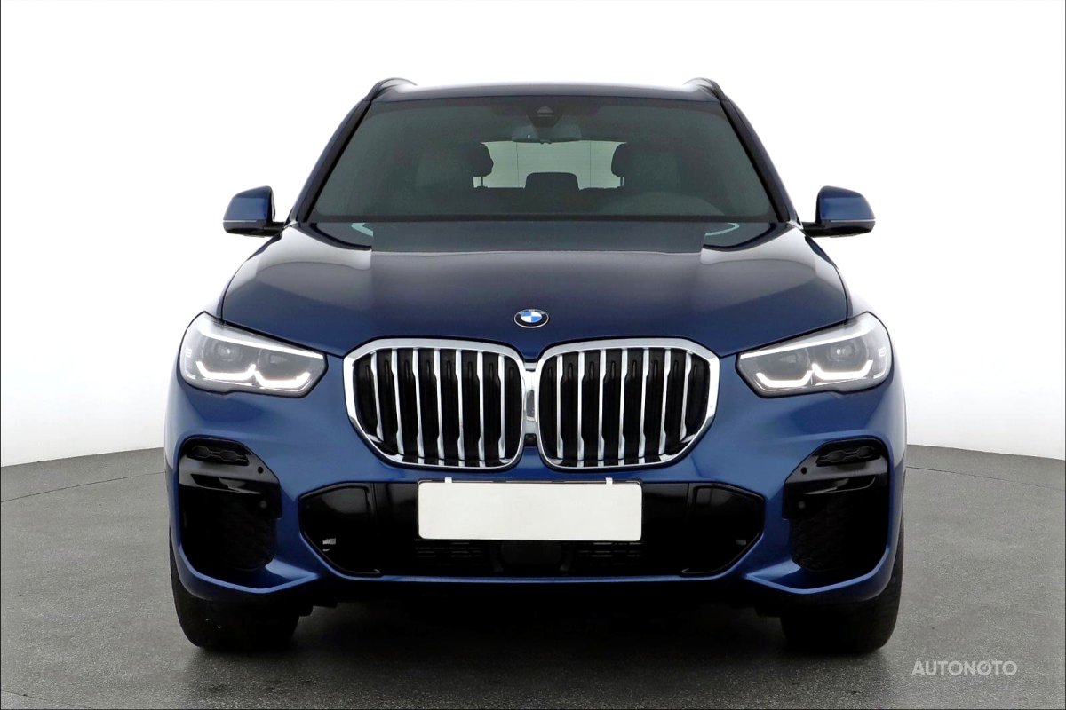 BMW X5, 2021 - pohled č. 2