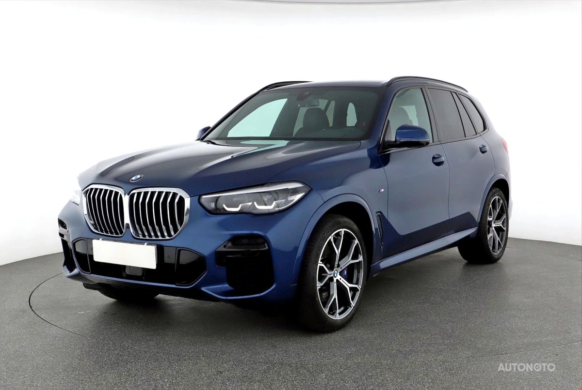 BMW X5, 2021 - pohled č. 3