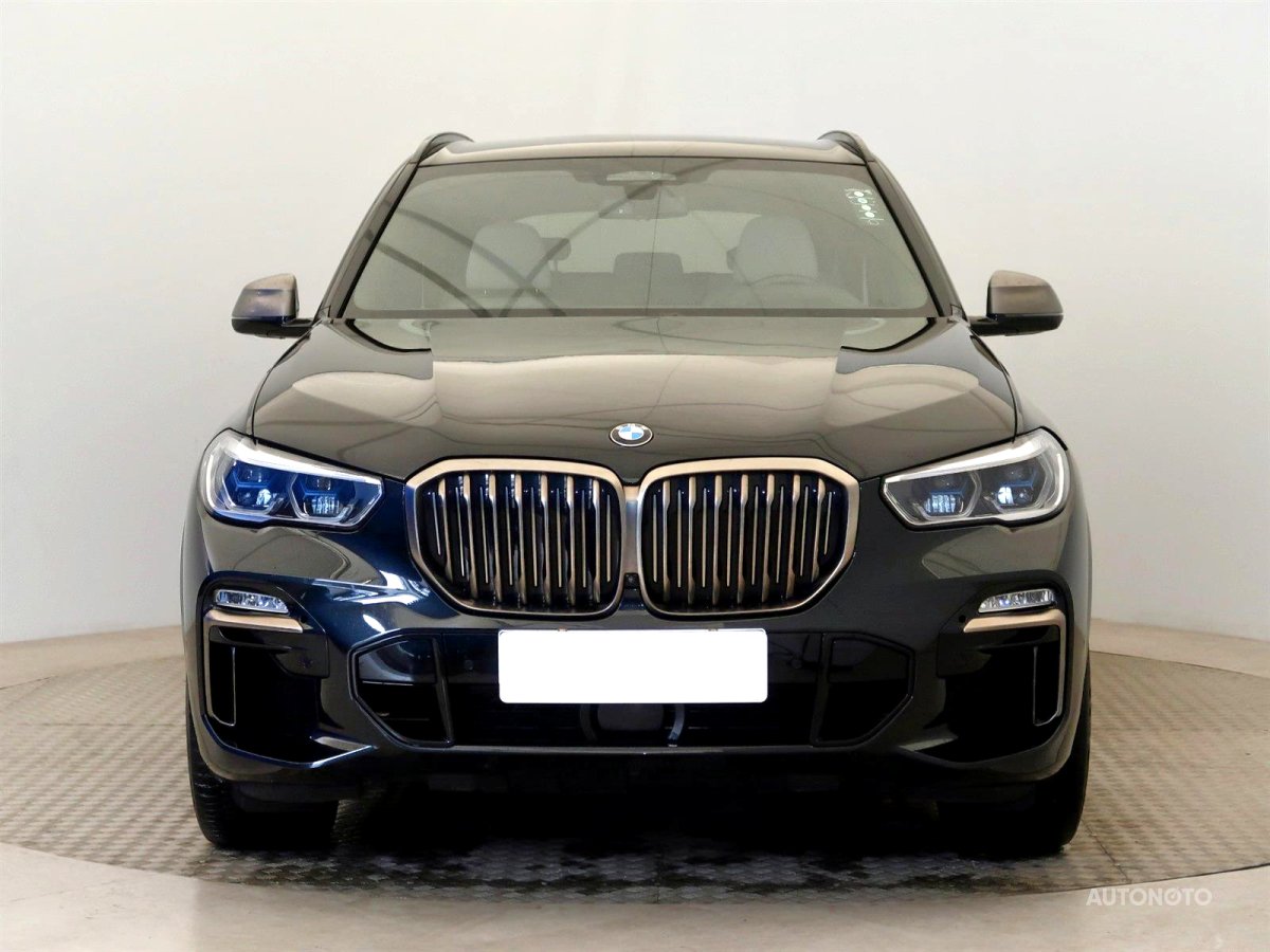 BMW X5, 2021 - pohled č. 2