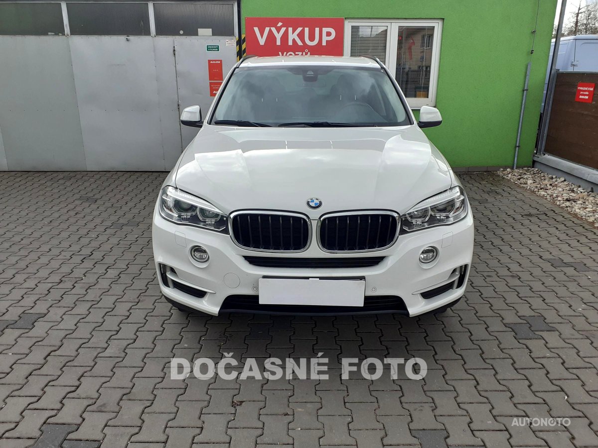 BMW X5, 2018 - pohled č. 2