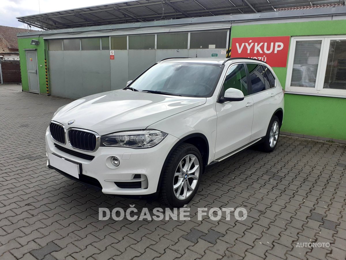 BMW X5, 2018 - pohled č. 3