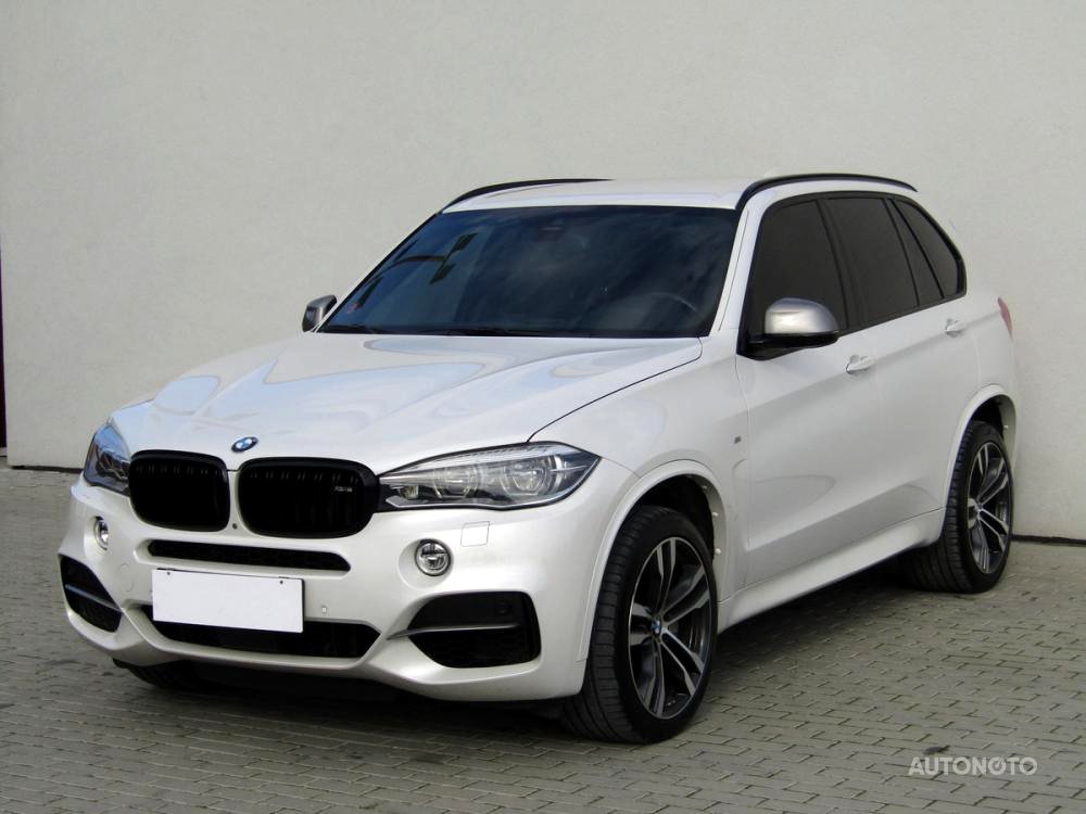 BMW X5, 2018 - pohled č. 3