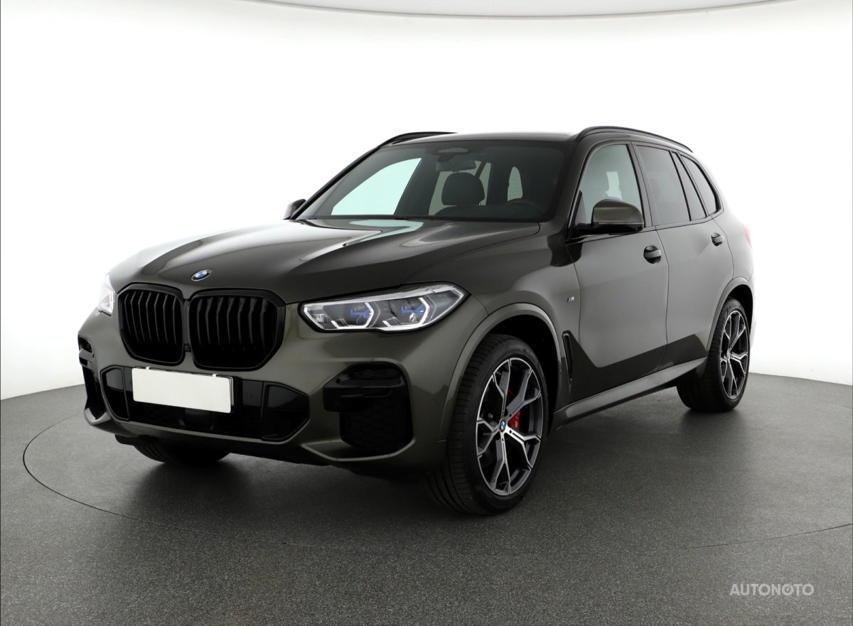 BMW X5, 2022 - pohled č. 3