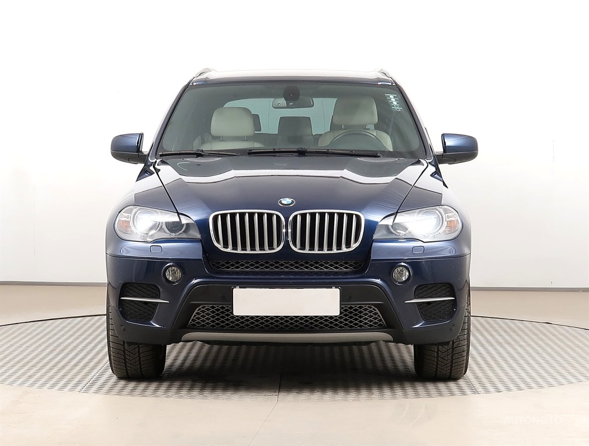 BMW X5, 2010 - pohled č. 2
