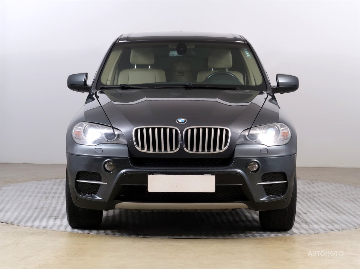 BMW X5, 2011 - pohled č. 2