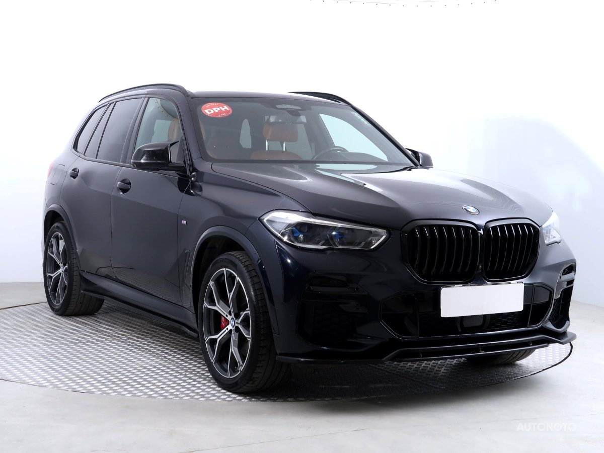 BMW X5, 2022 - celkový pohled