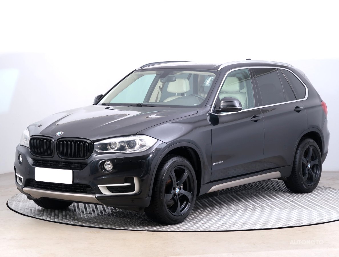 BMW X5, 2013 - pohled č. 3