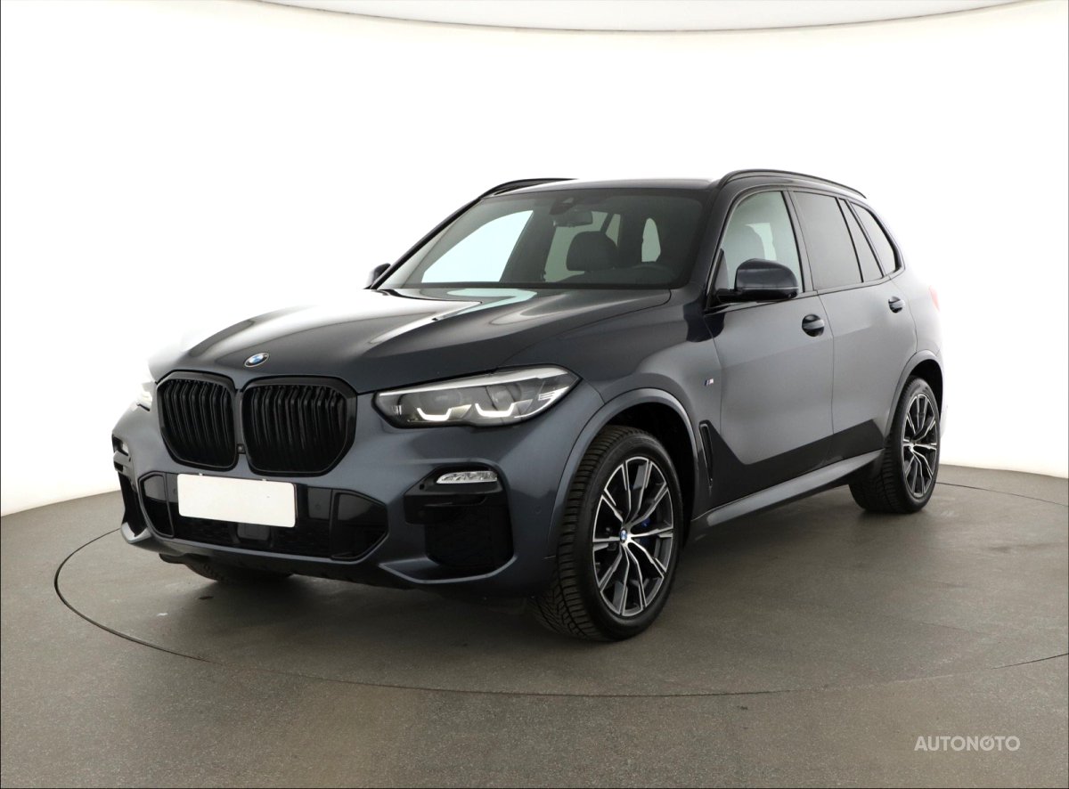 BMW X5, 2019 - pohled č. 3