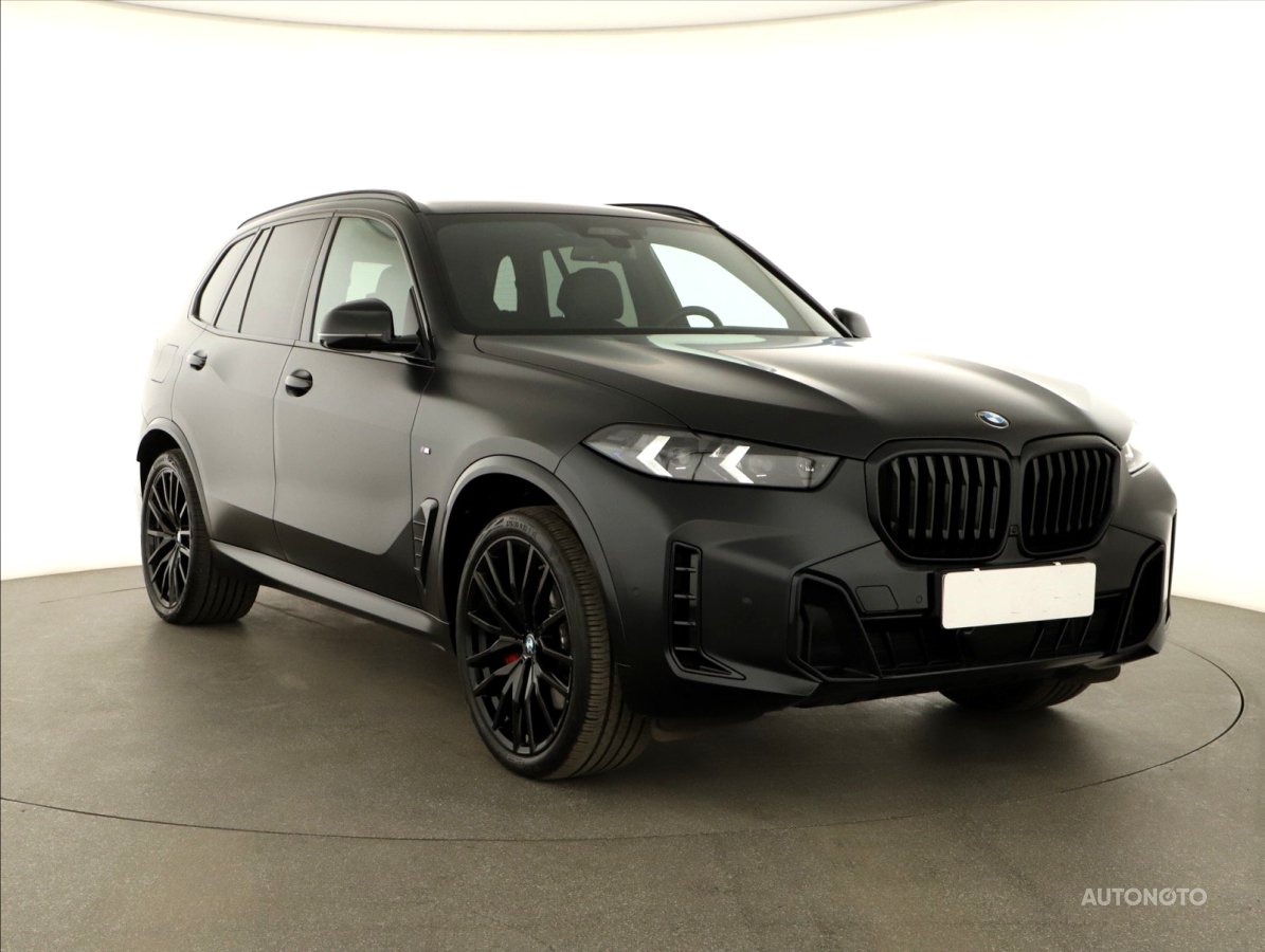 BMW X5, 2023 - celkový pohled
