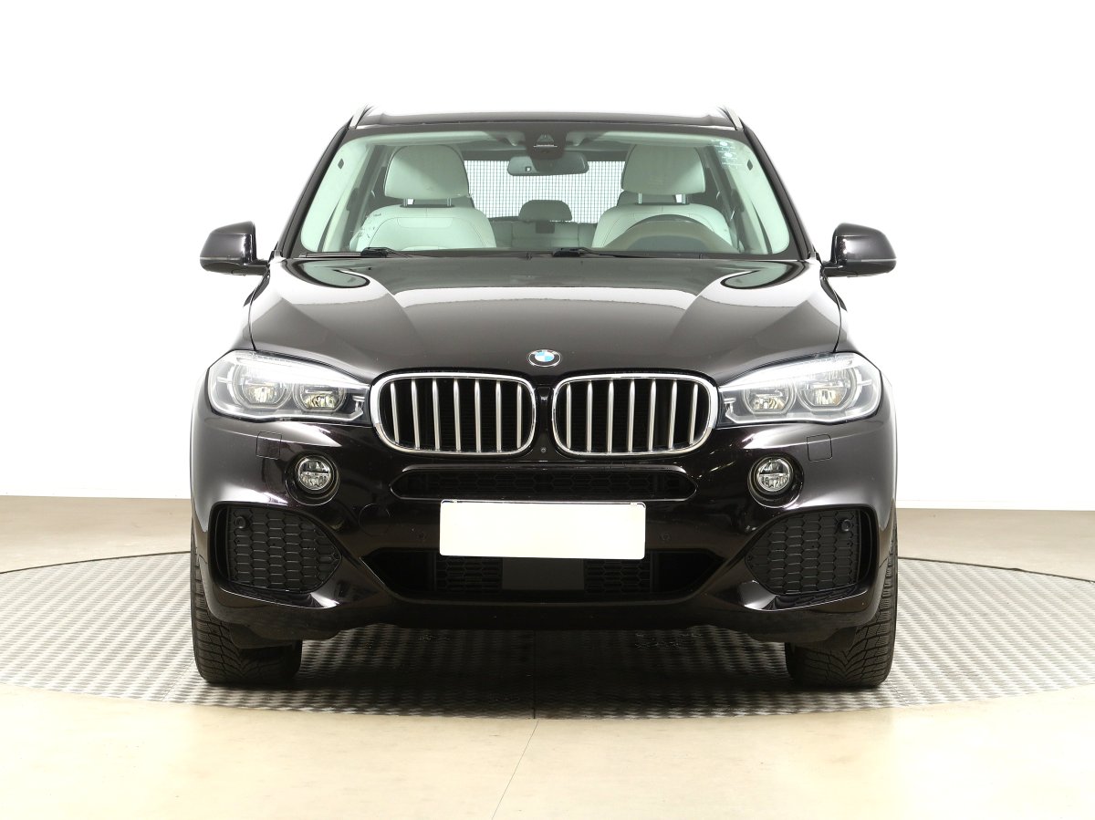 BMW X5, 2016 - pohled č. 2