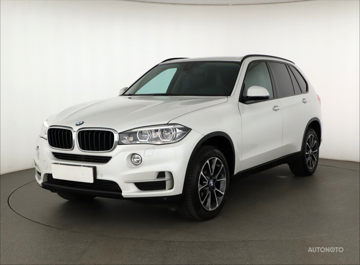 BMW X5, 2015 - pohled č. 3