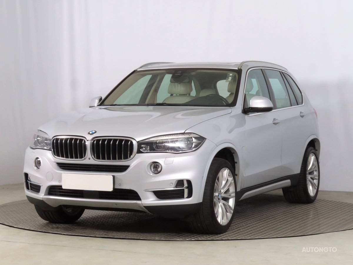 BMW X5, 2017 - pohled č. 3