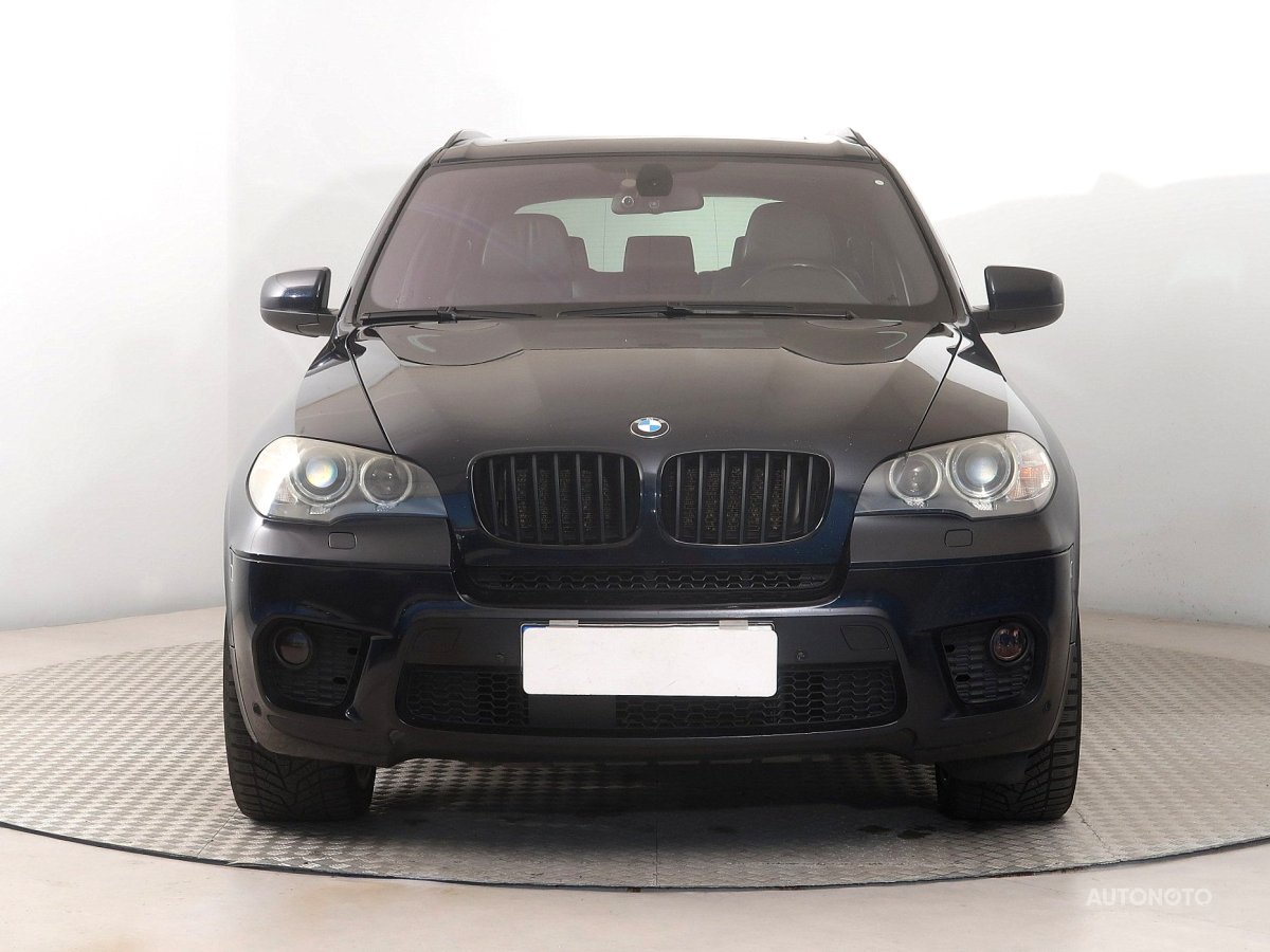 BMW X5, 2010 - pohled č. 2