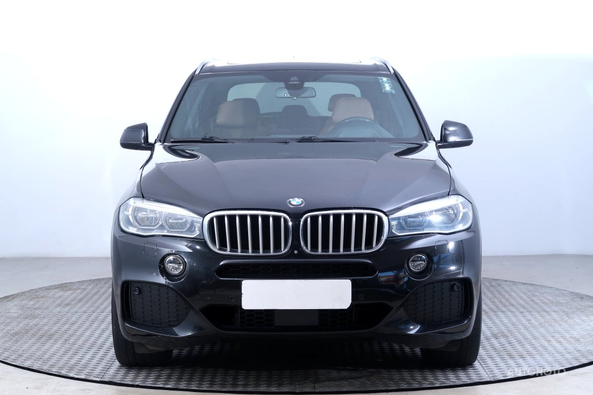 BMW X5, 2016 - pohled č. 2