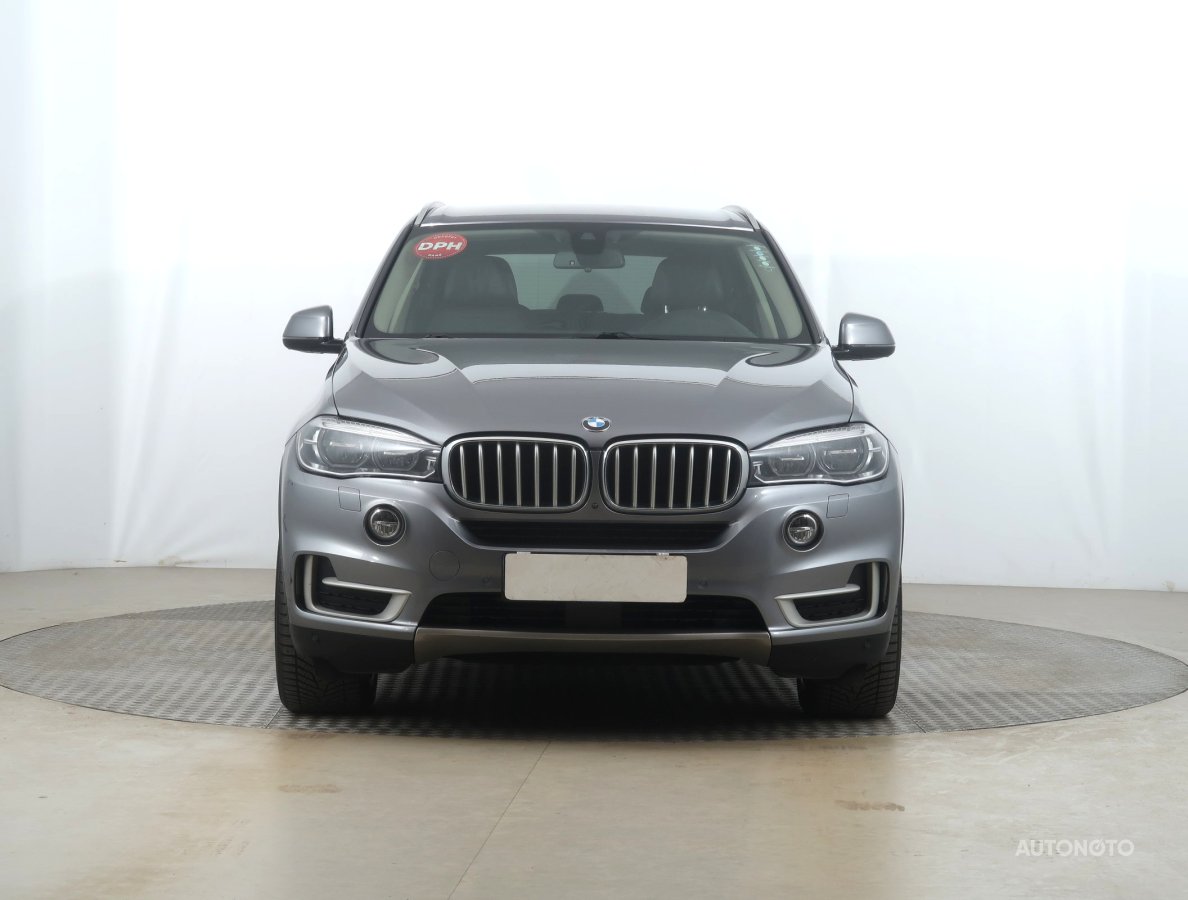 BMW X5, 2018 - pohled č. 2