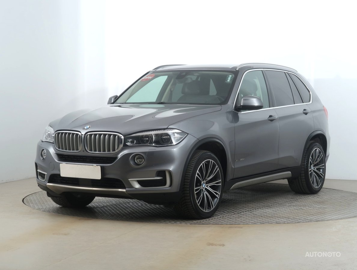 BMW X5, 2018 - pohled č. 3