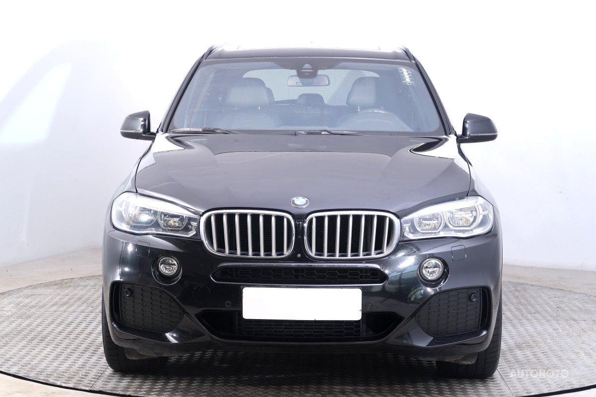 BMW X5, 2016 - pohled č. 2
