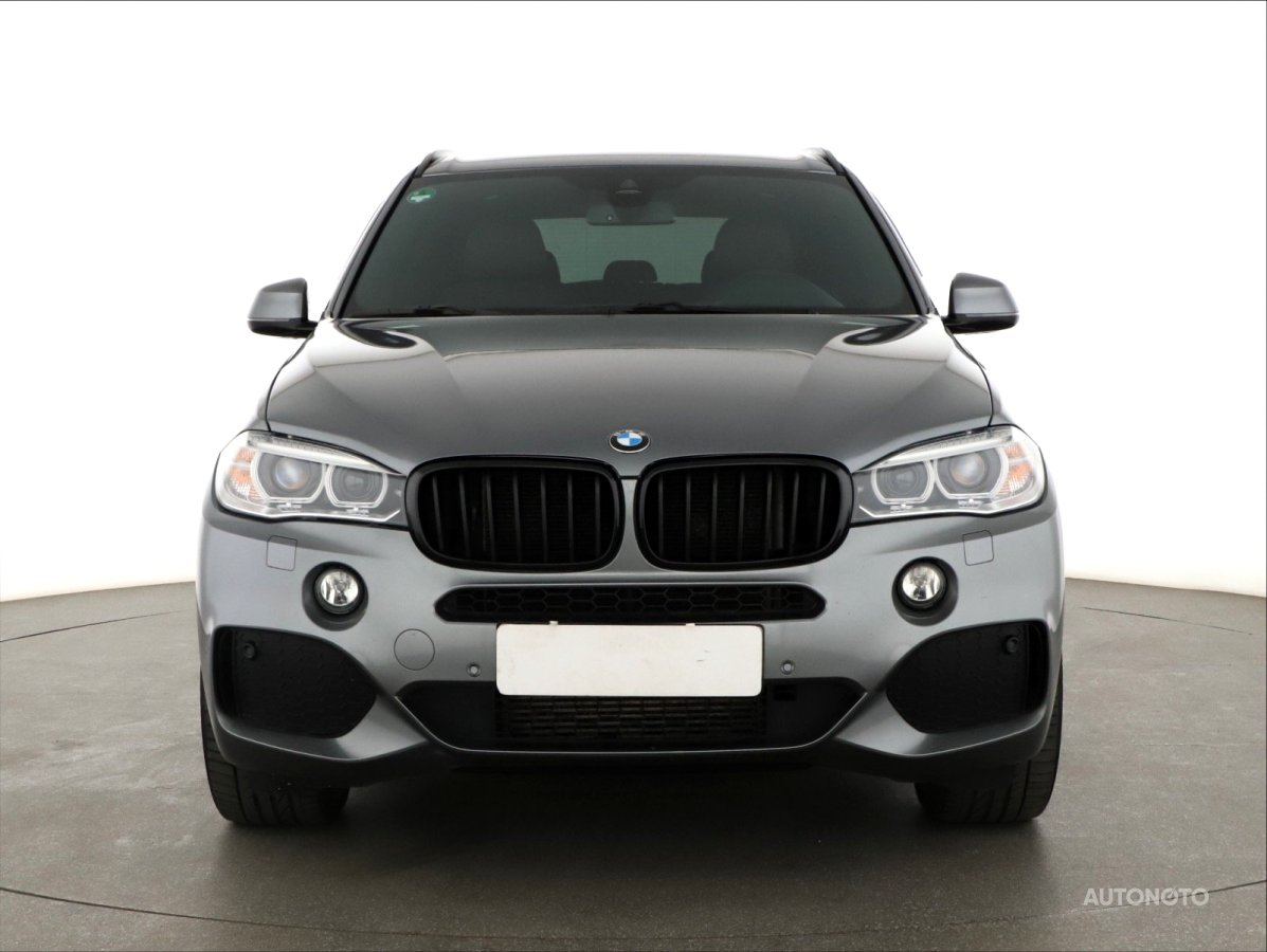 BMW X5, 2016 - pohled č. 2