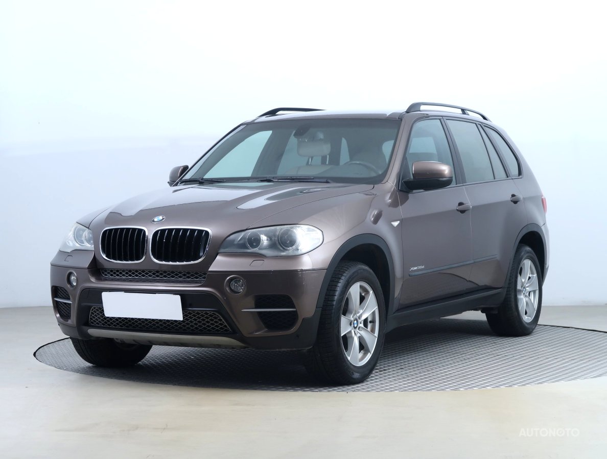 BMW X5, 2010 - pohled č. 3