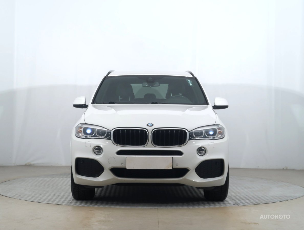 BMW X5, 2018 - pohled č. 2
