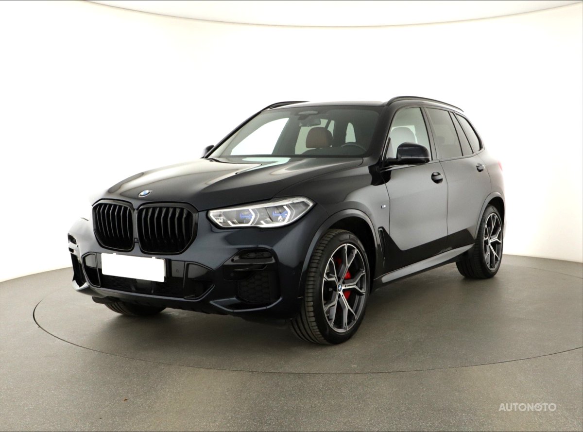 BMW X5, 2022 - pohled č. 3