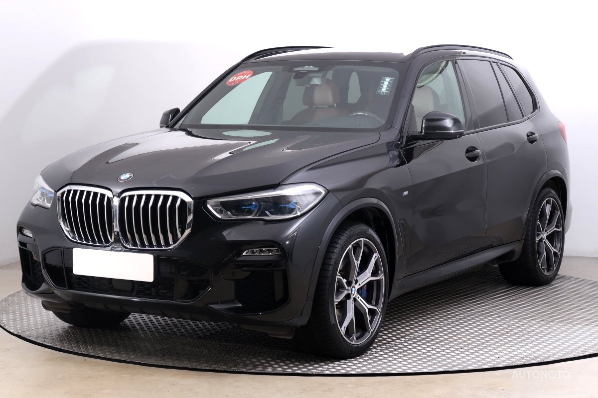 BMW X5, 2019 - pohled č. 3
