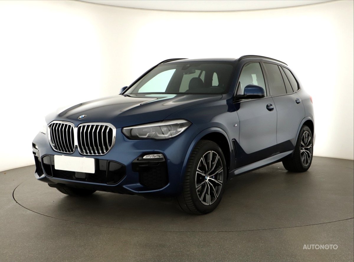 BMW X5, 2019 - pohled č. 3