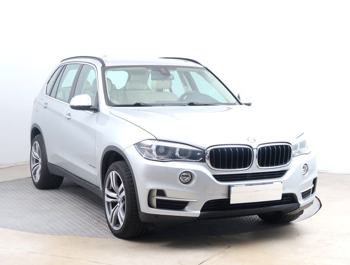 BMW X5, 2018 - celkový pohled