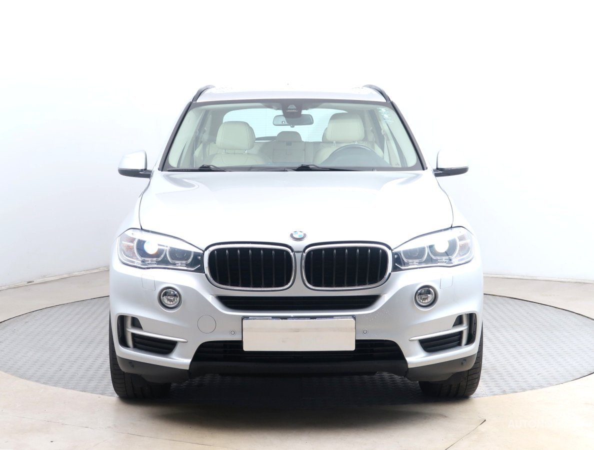 BMW X5, 2018 - pohled č. 2