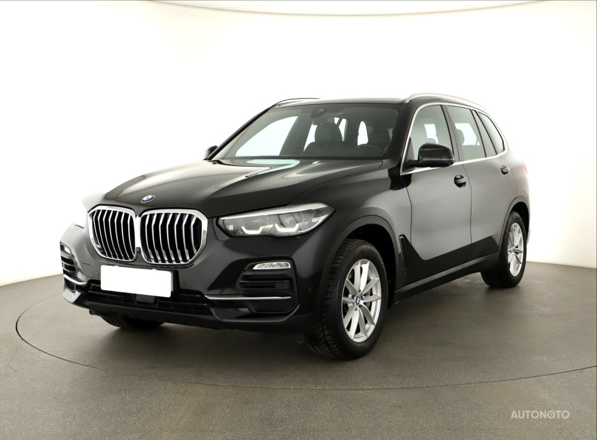 BMW X5, 2019 - pohled č. 3