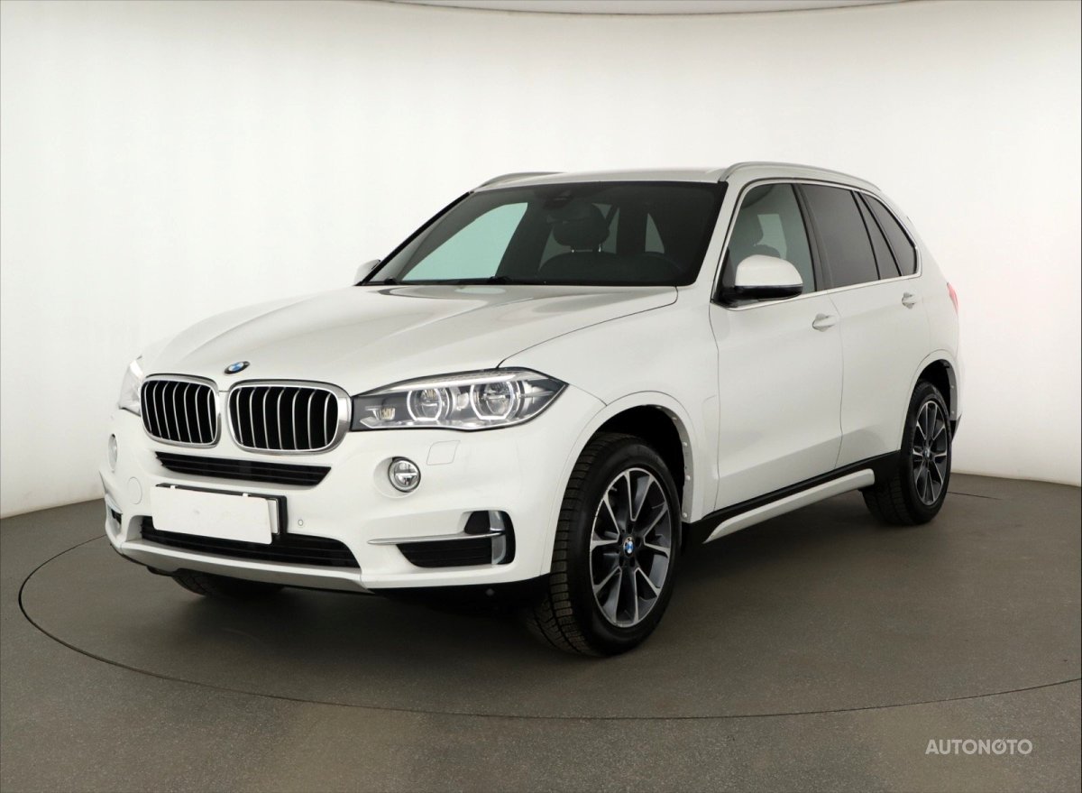 BMW X5, 2017 - pohled č. 3