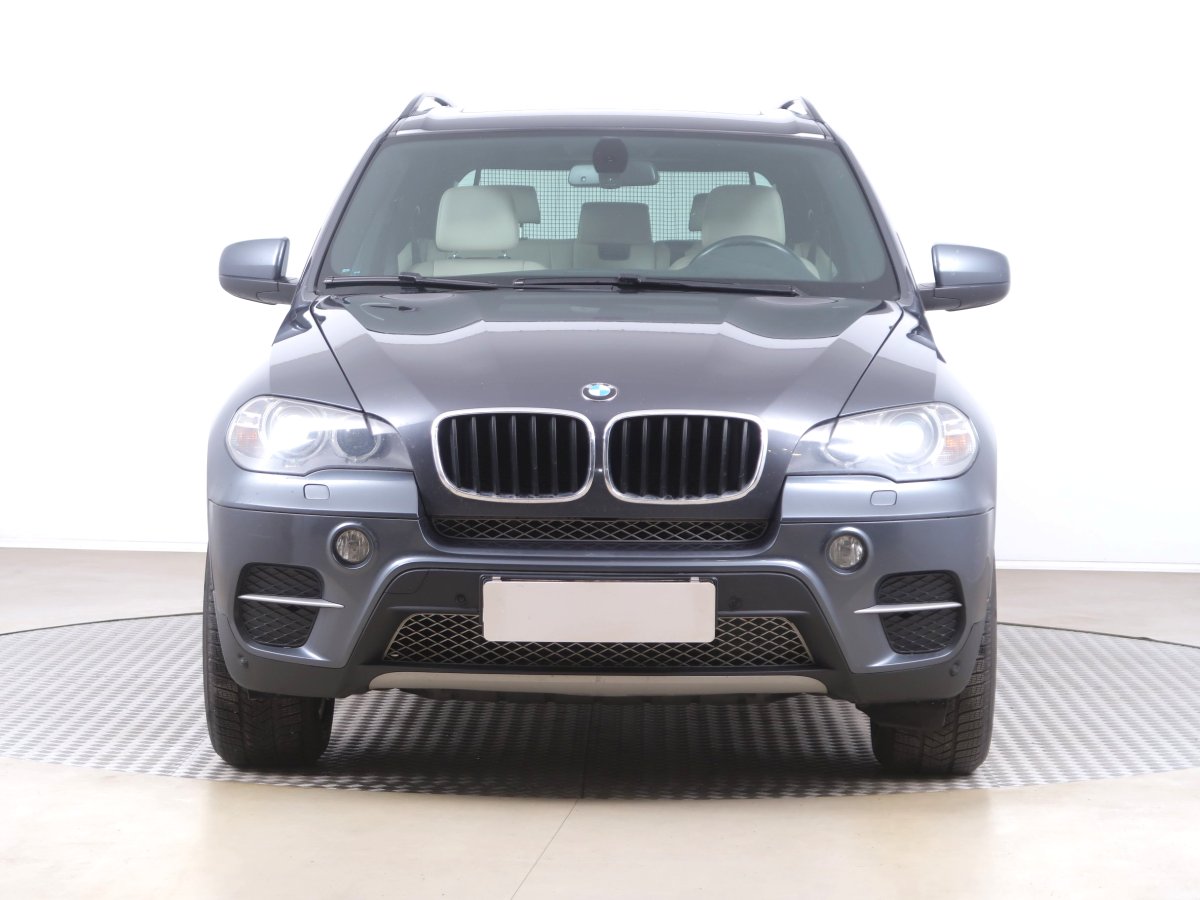 BMW X5, 2013 - pohled č. 2