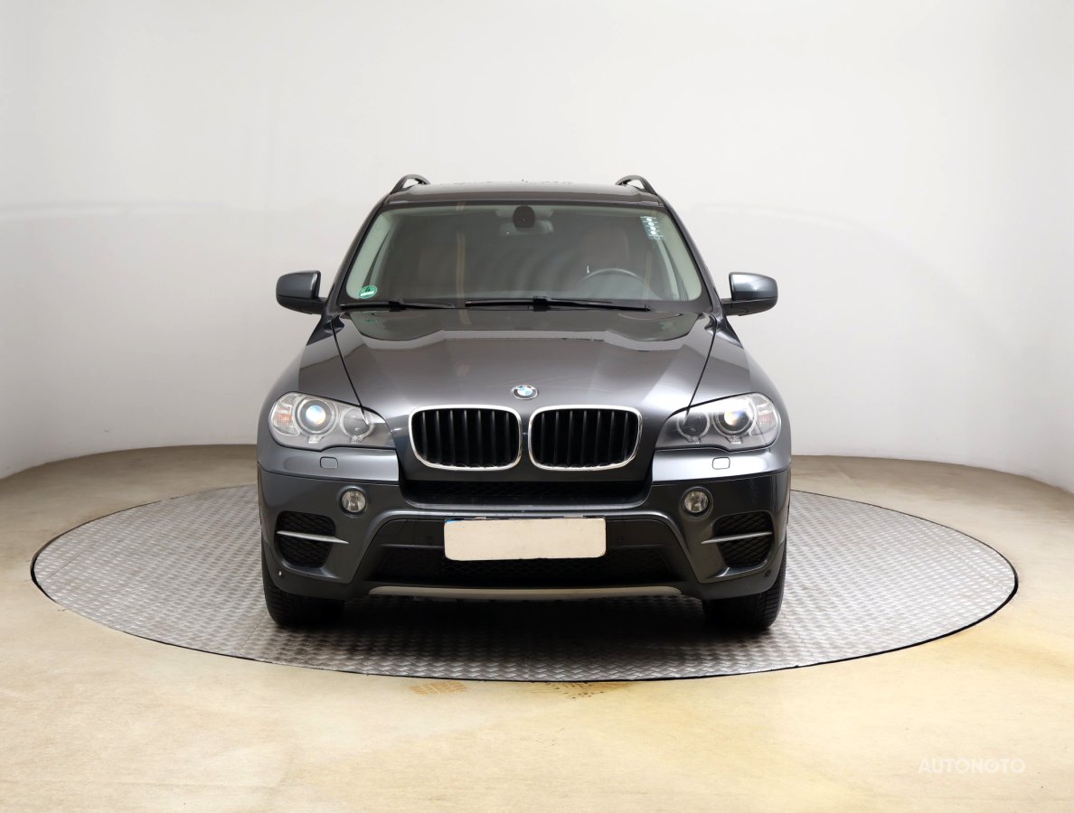 BMW X5, 2012 - pohled č. 2