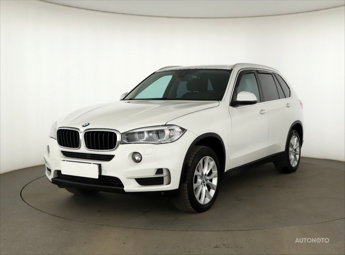 BMW X5, 2016 - pohled č. 3