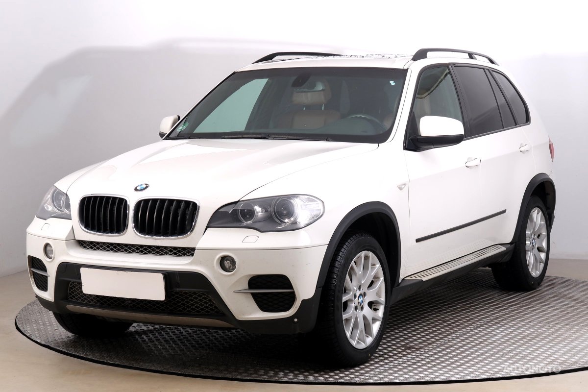 BMW X5, 2010 - pohled č. 3