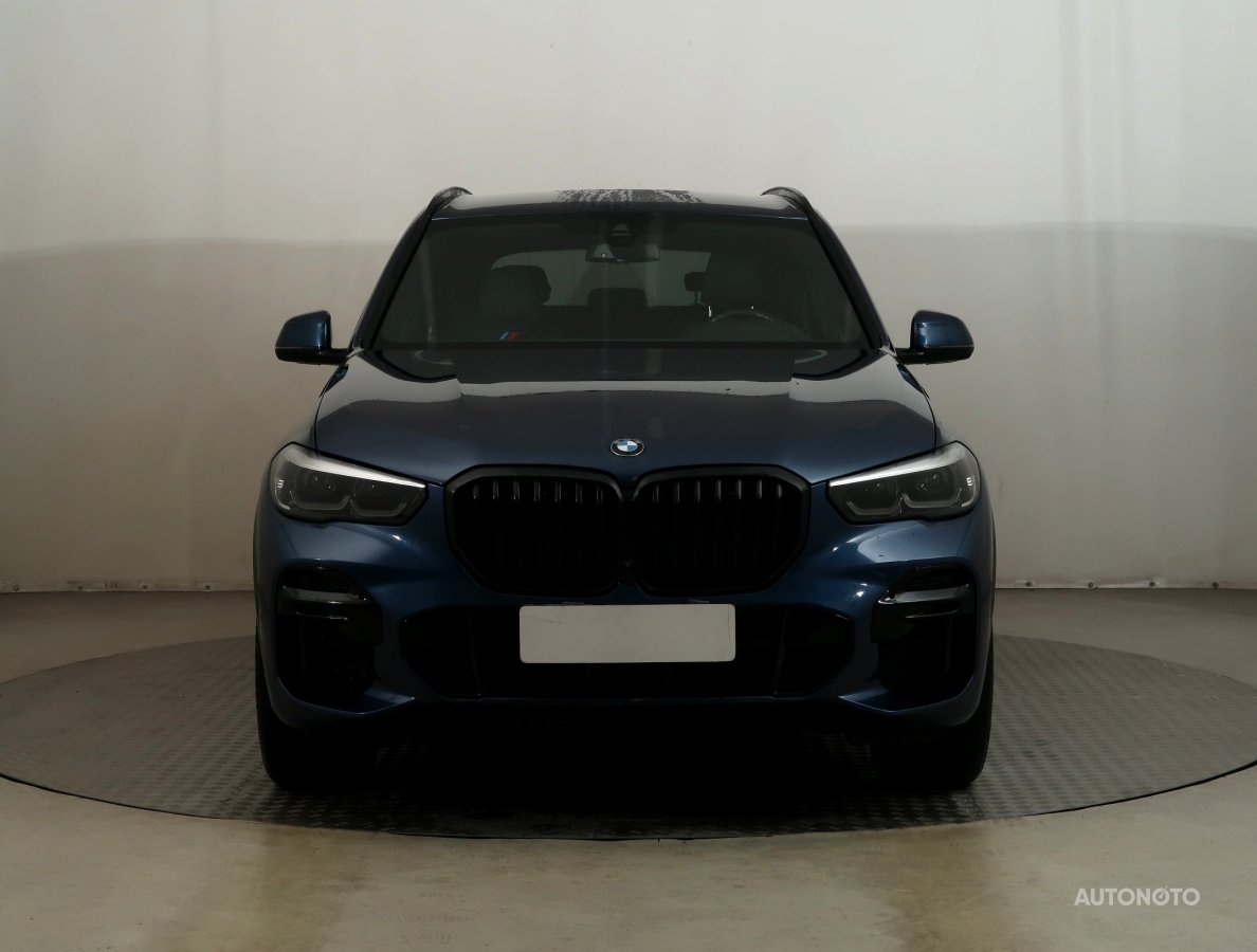 BMW X5, 2021 - pohled č. 2