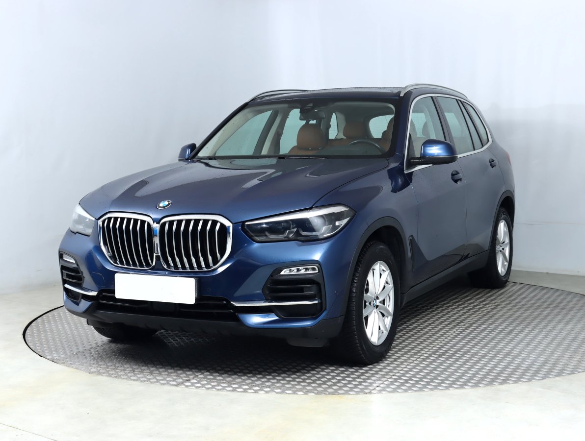 BMW X5, 2020 - pohled č. 3