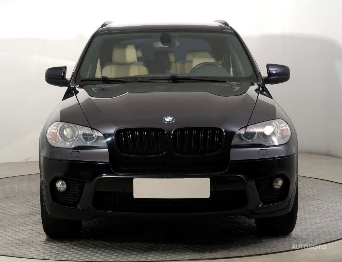 BMW X5, 2012 - pohled č. 2