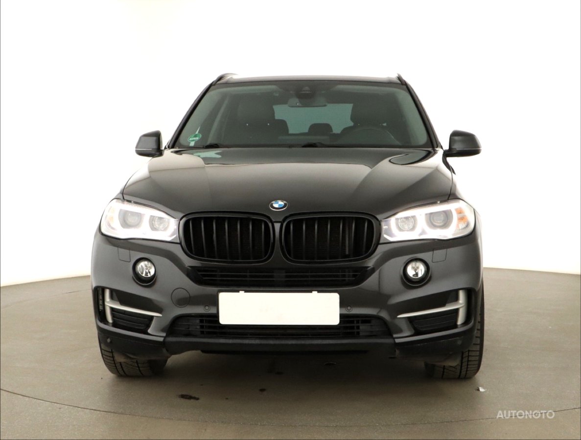BMW X5, 2016 - pohled č. 2