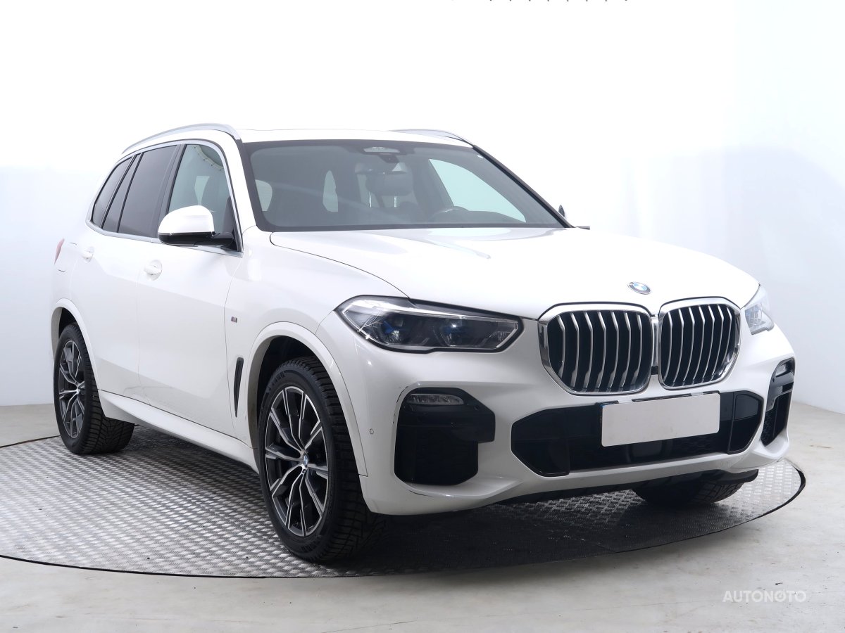 BMW X5, 2021 - celkový pohled